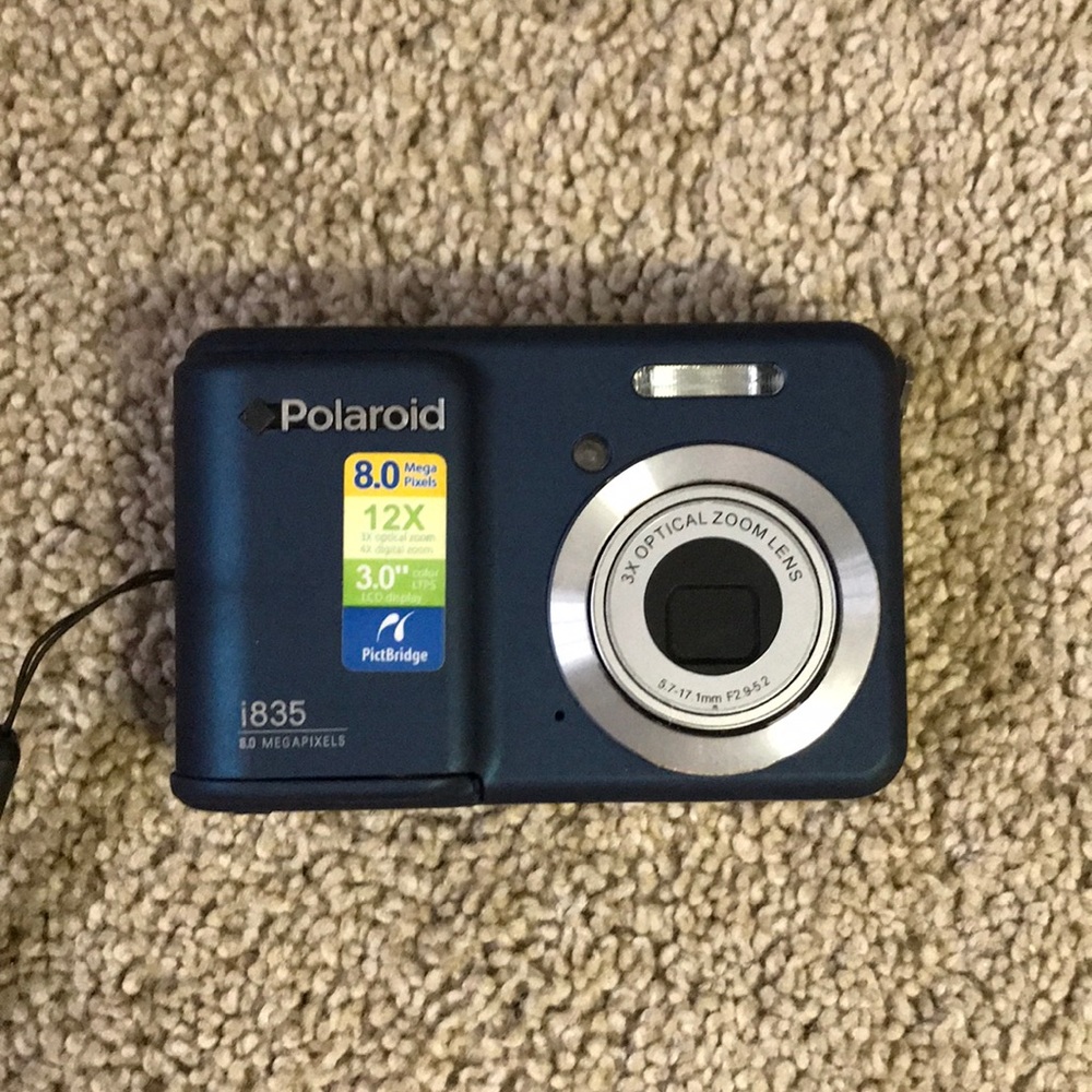 Polaroid digital camera with cord